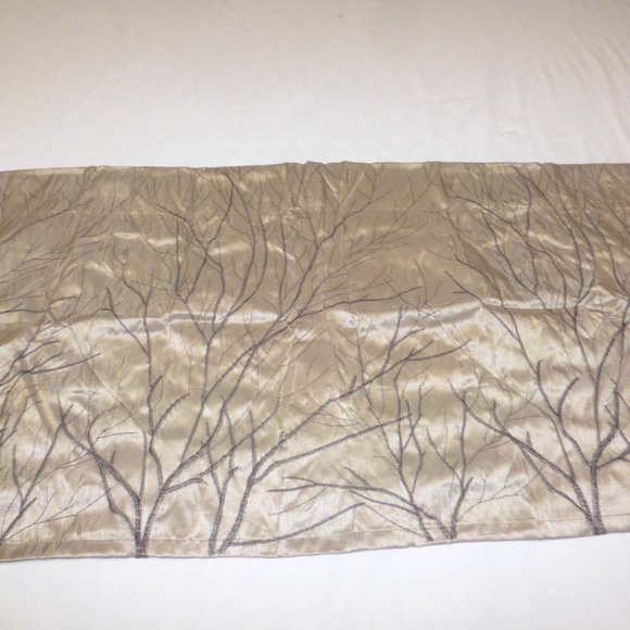 Madison Park Andora Curtain Panel in White, 50×95 MP40-718